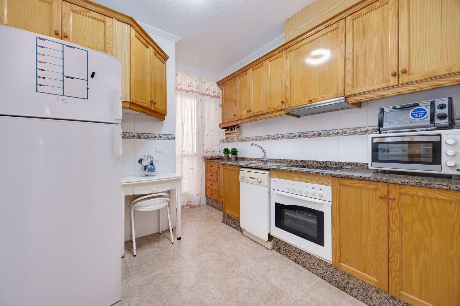 2 soveværelse Lejlighed til salg i Torrevieja med garage - € 188.000 (Ref: 9966029)