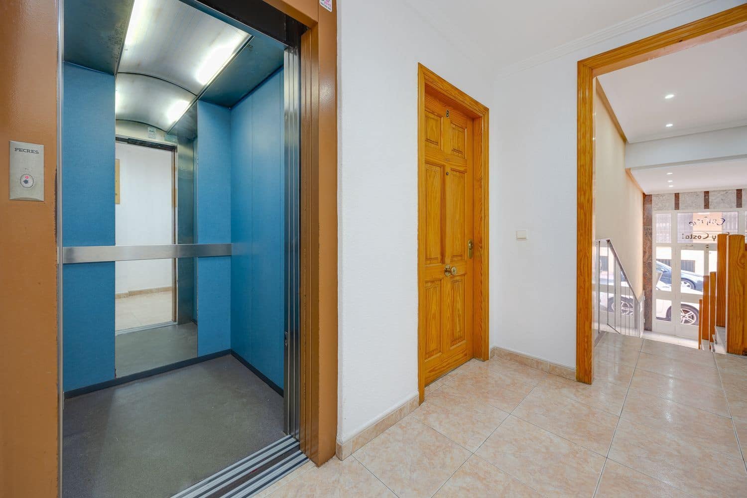 2 soveværelse Lejlighed til salg i Torrevieja med garage - € 188.000 (Ref: 9966029)