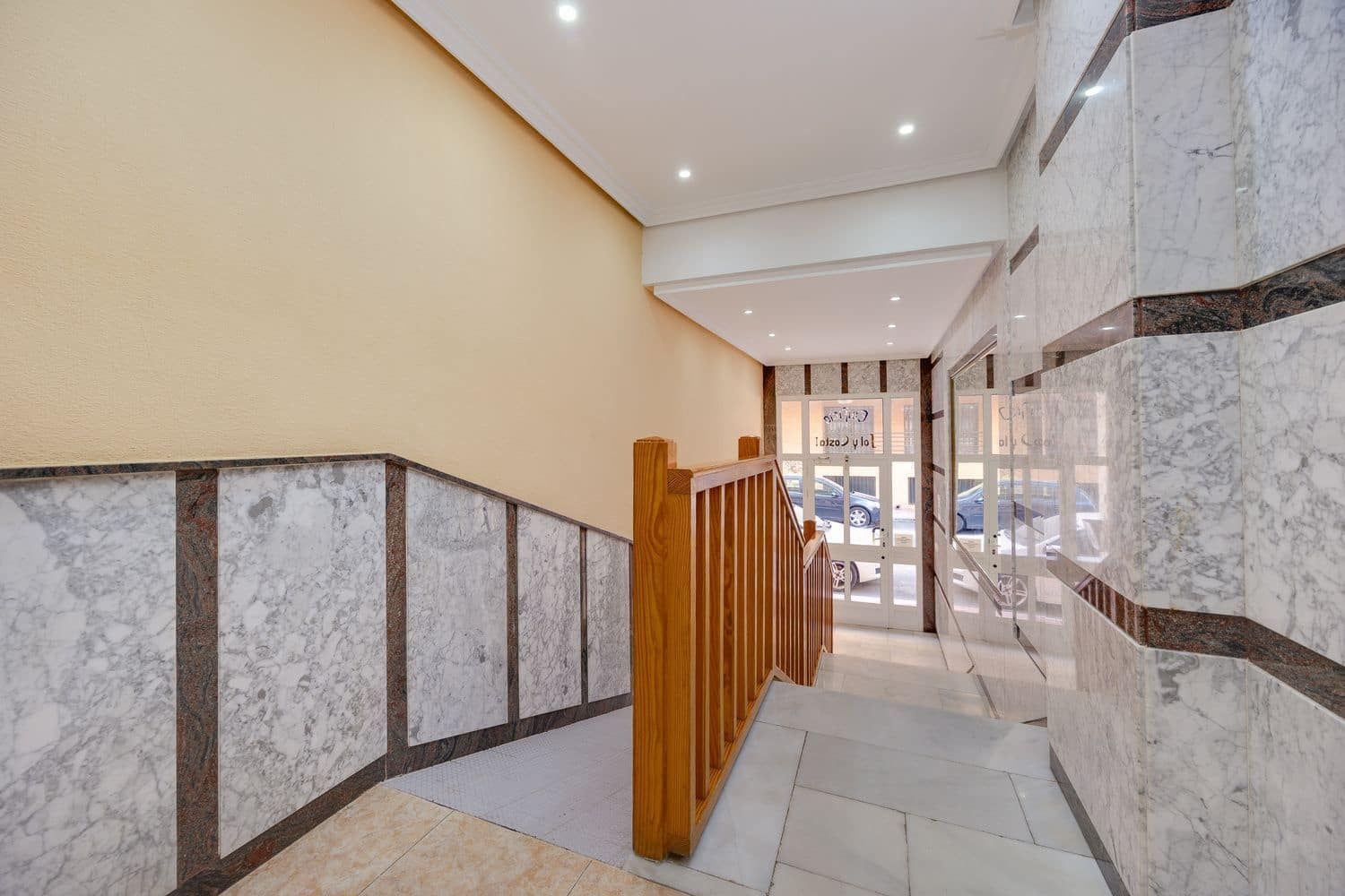 2 soveværelse Lejlighed til salg i Torrevieja med garage - € 188.000 (Ref: 9966029)