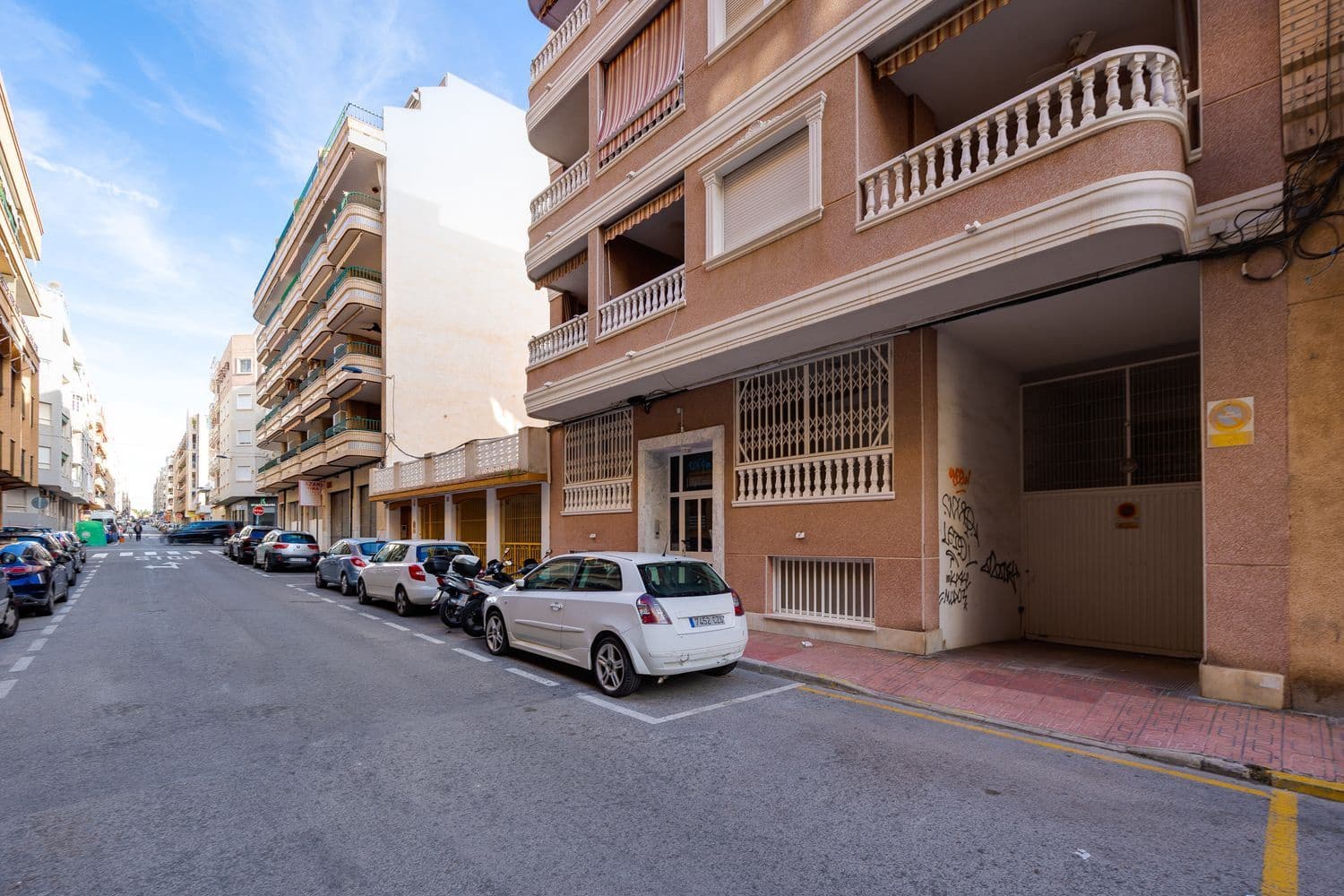 2 soveværelse Lejlighed til salg i Torrevieja med garage - € 188.000 (Ref: 9966029)