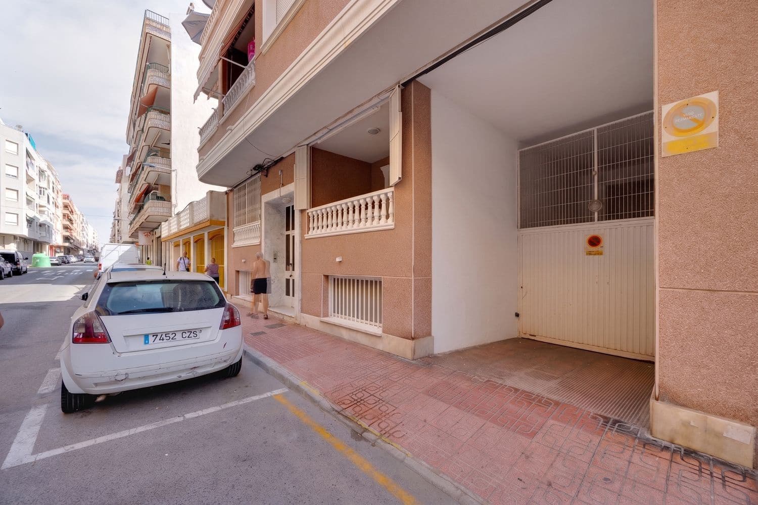 2 soveværelse Lejlighed til salg i Torrevieja med garage - € 188.000 (Ref: 9966029)