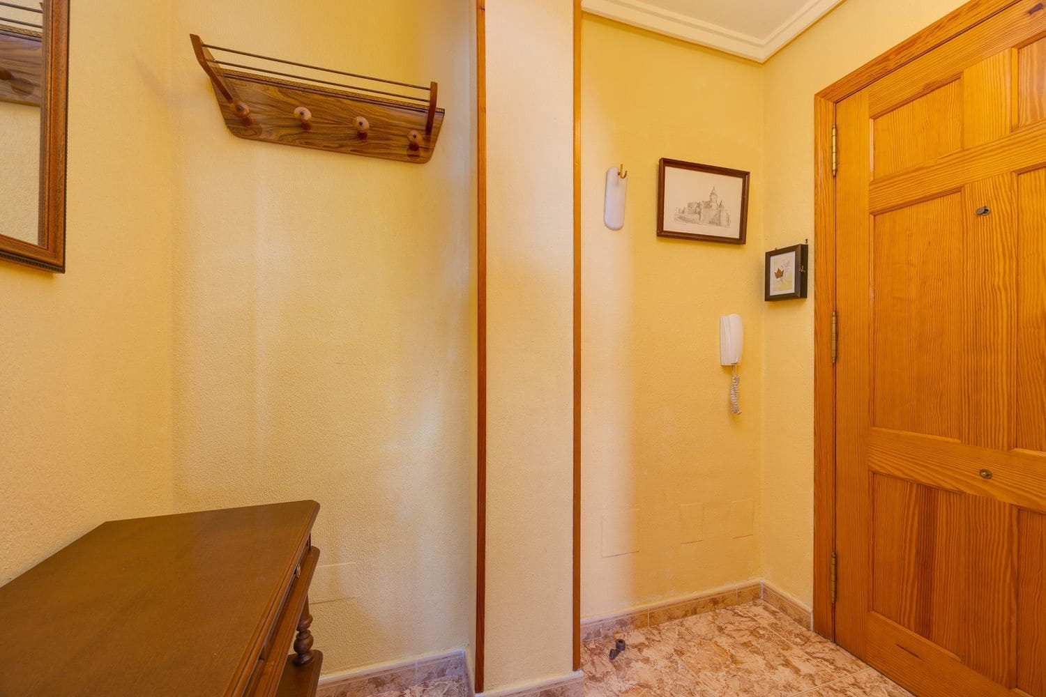 2 soverom Leilighet til salgs i Torrevieja med svømmebasseng garasje - € 129 900 (Ref: 9972422)