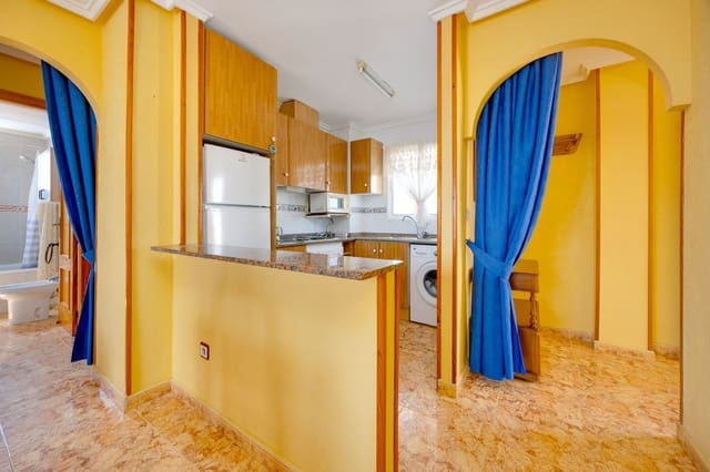 Apartamento de 2 habitaciones en Nueva Torrevieja, Torrevieja en venta con piscina garaje - 129.900 € (Ref: 9972422)