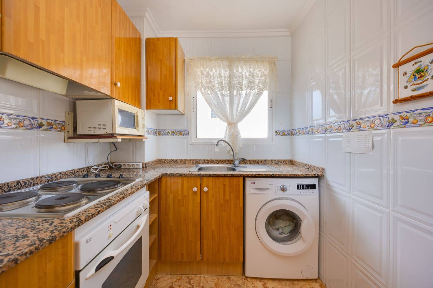 2 soverom Leilighet til salgs i Torrevieja med svømmebasseng garasje - € 129 900 (Ref: 9972422)