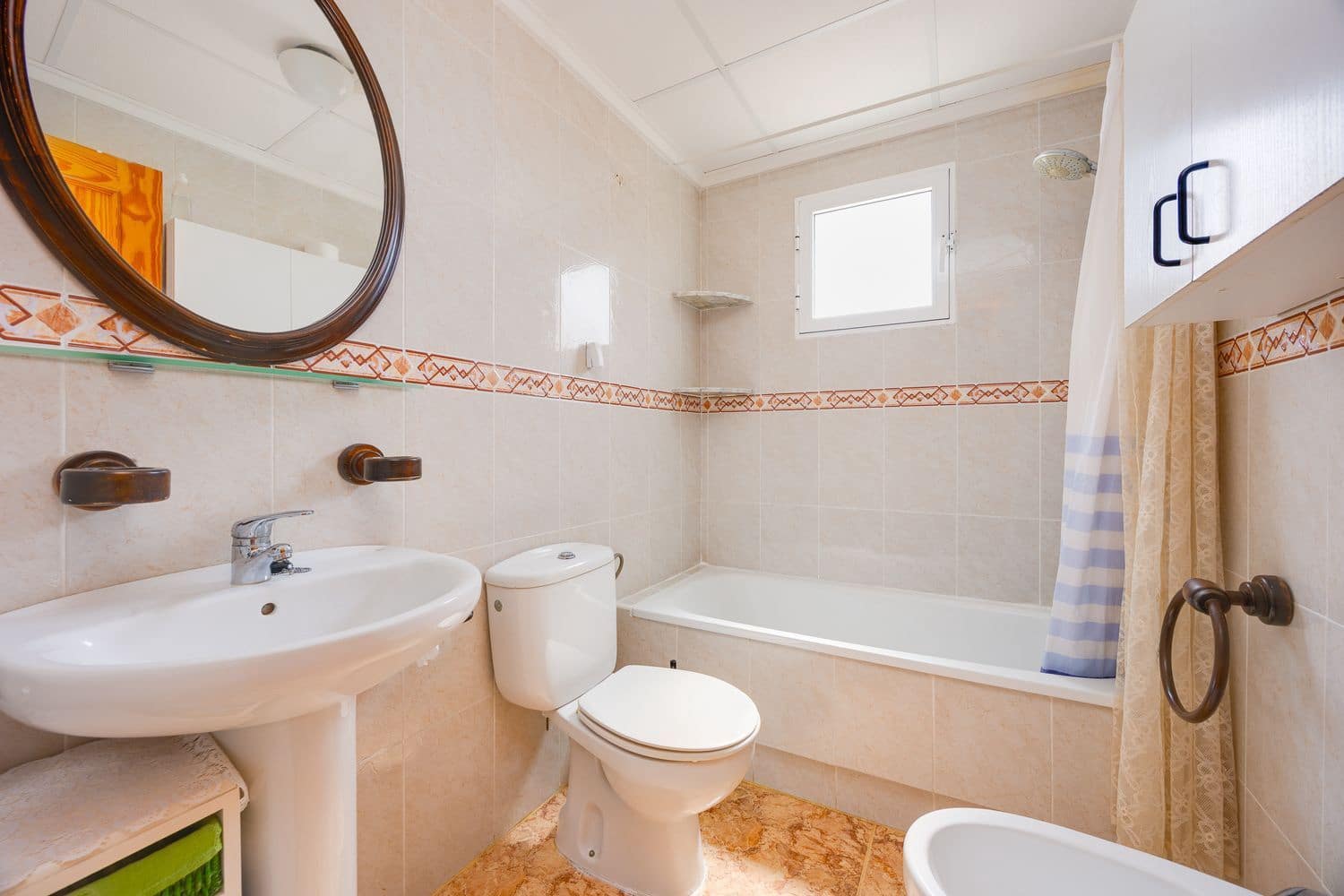 2 soverom Leilighet til salgs i Torrevieja med svømmebasseng garasje - € 129 900 (Ref: 9972422)