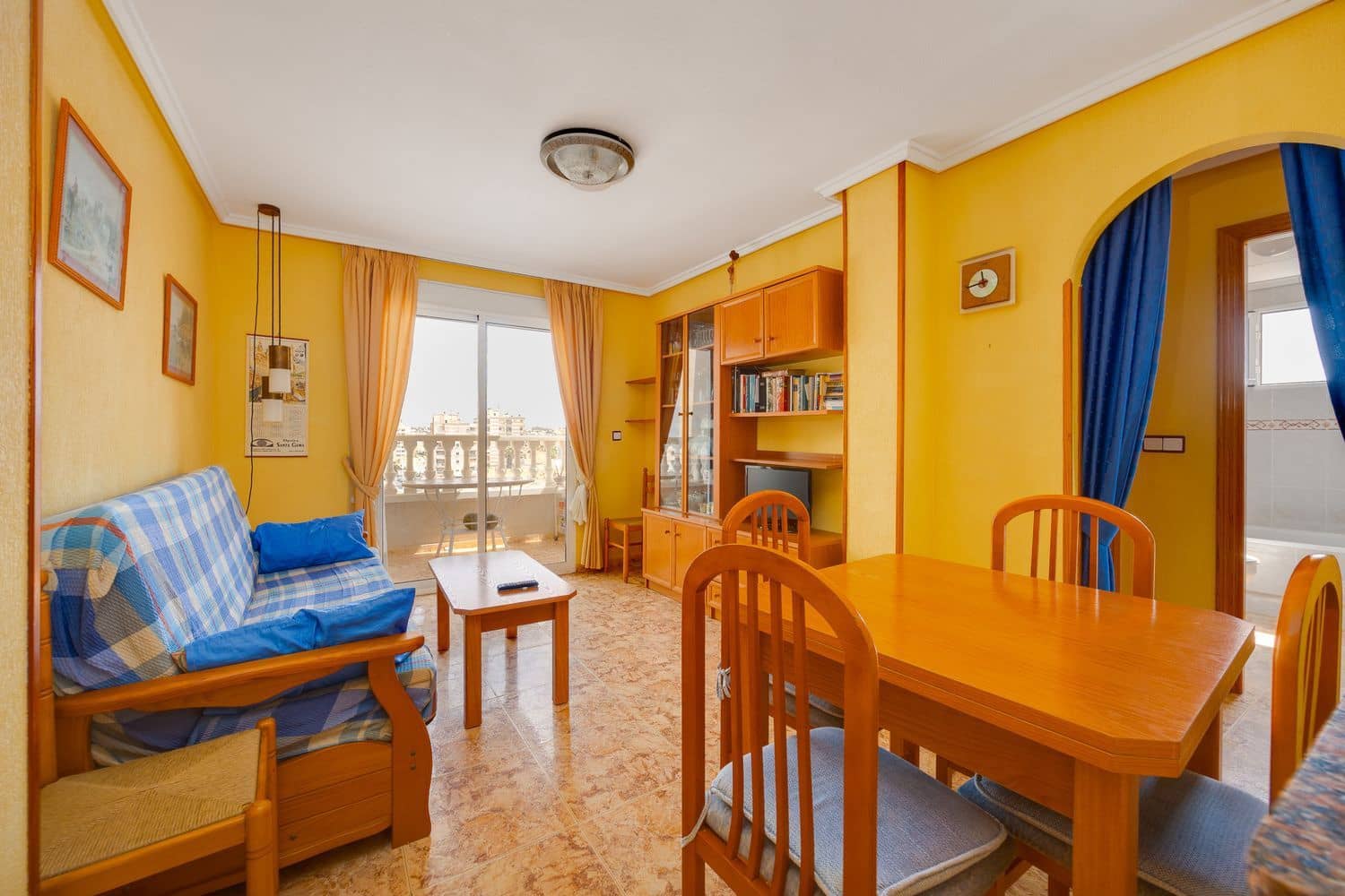 2 soverom Leilighet til salgs i Torrevieja med svømmebasseng garasje - € 129 900 (Ref: 9972422)