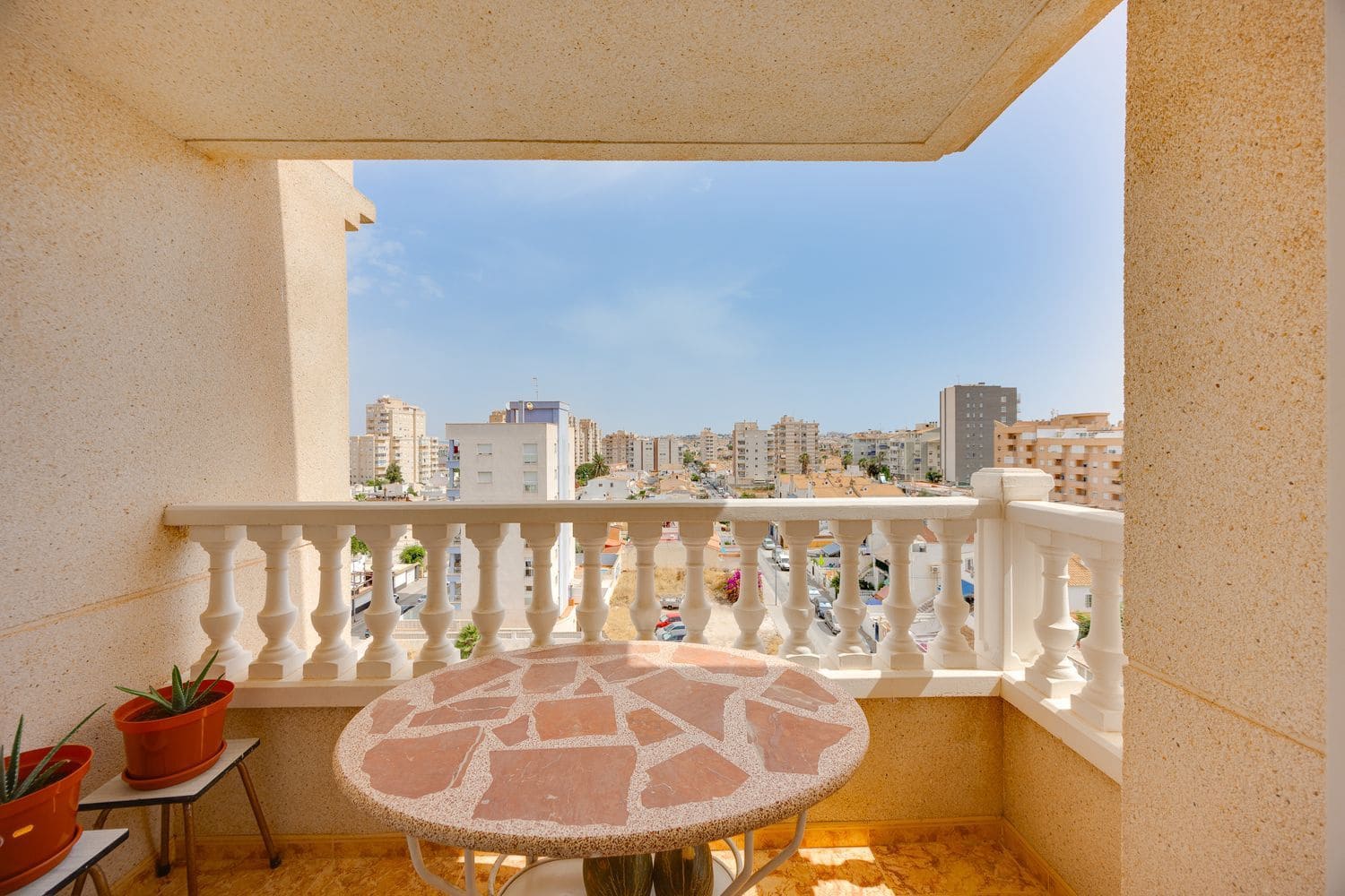 2 soverom Leilighet til salgs i Torrevieja med svømmebasseng garasje - € 129 900 (Ref: 9972422)