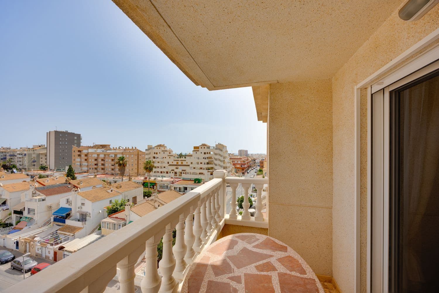 2 soverom Leilighet til salgs i Torrevieja med svømmebasseng garasje - € 129 900 (Ref: 9972422)