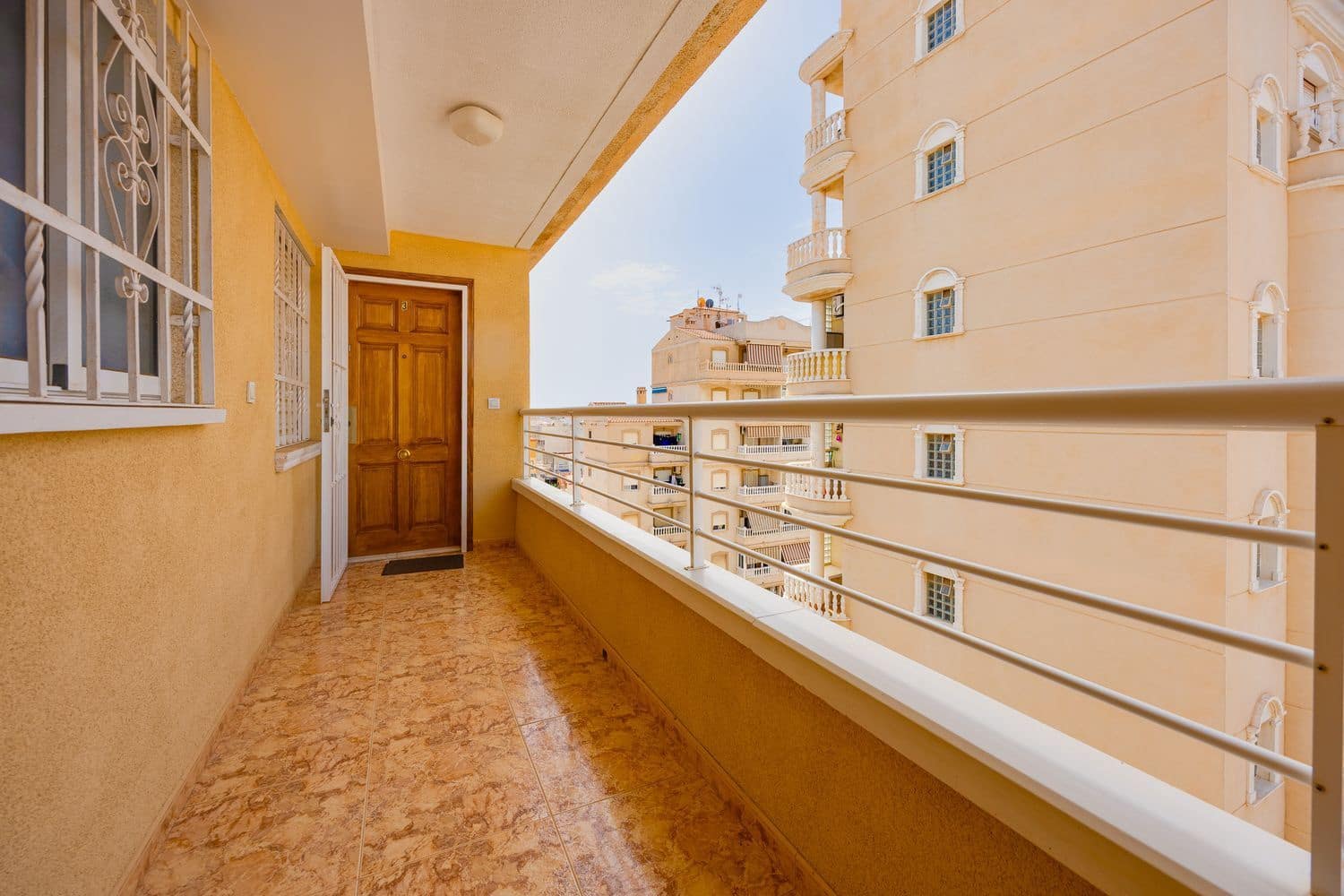 2 soverom Leilighet til salgs i Torrevieja med svømmebasseng garasje - € 129 900 (Ref: 9972422)