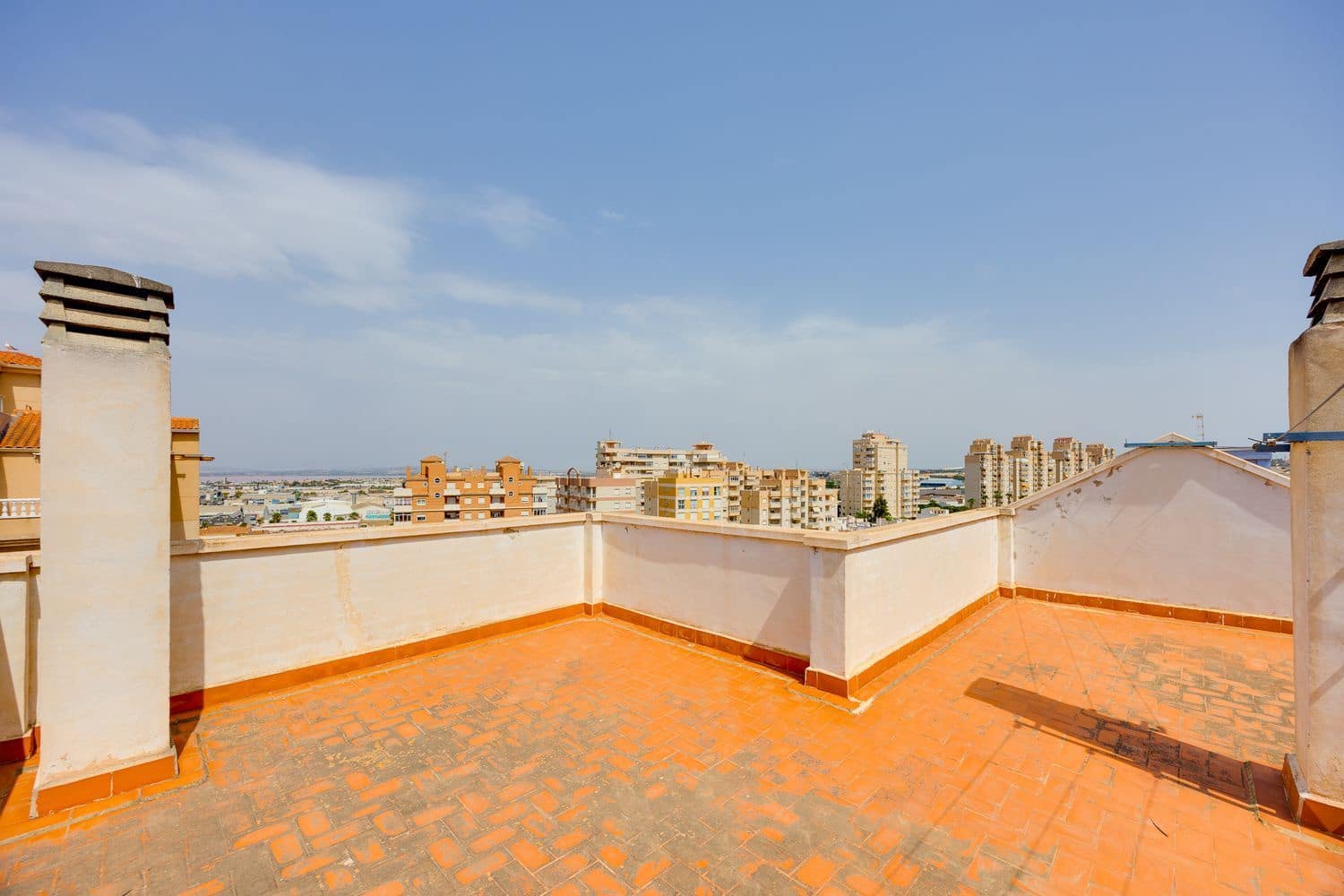 2 soverom Leilighet til salgs i Torrevieja med svømmebasseng garasje - € 129 900 (Ref: 9972422)
