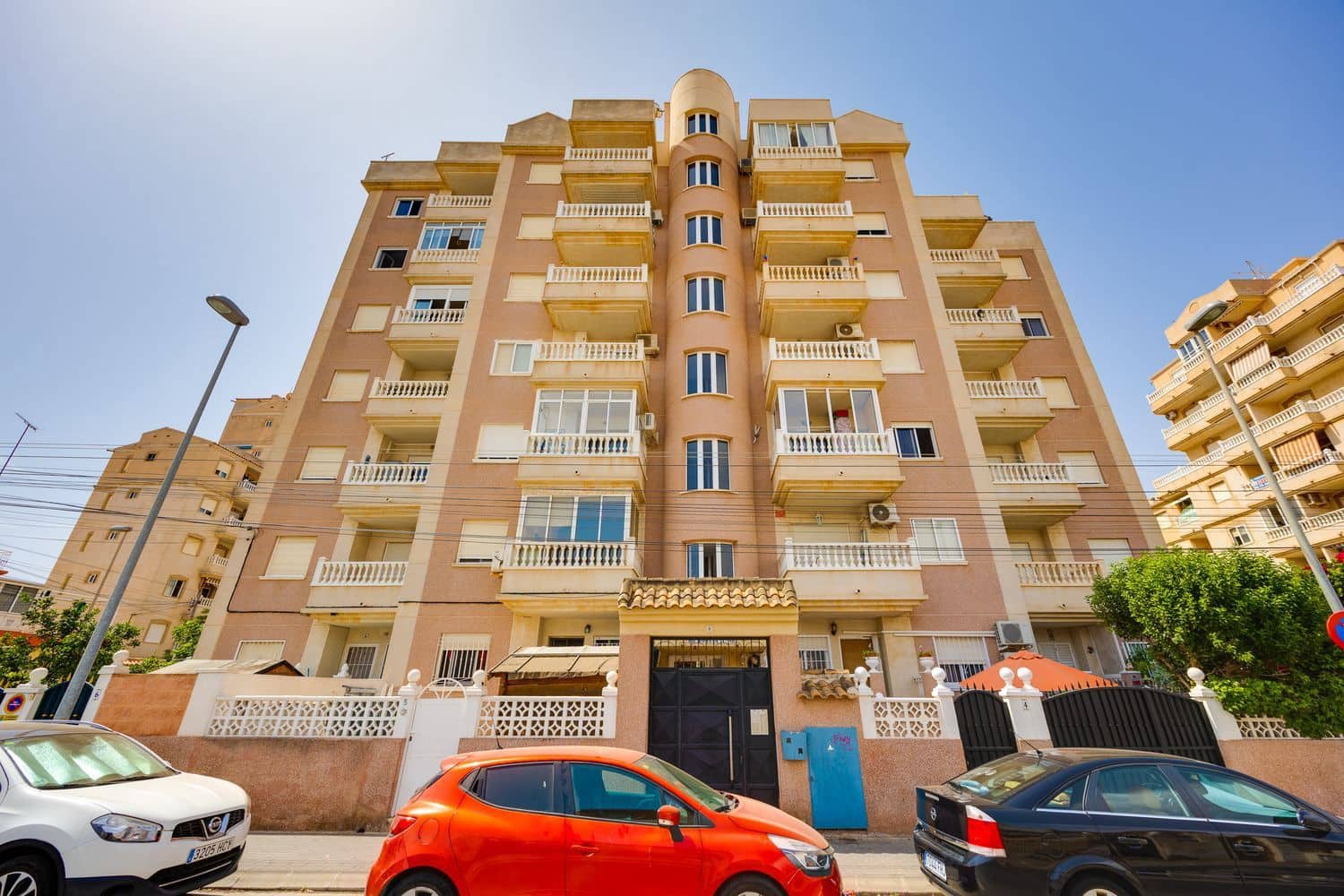 2 soverom Leilighet til salgs i Torrevieja med svømmebasseng garasje - € 129 900 (Ref: 9972422)