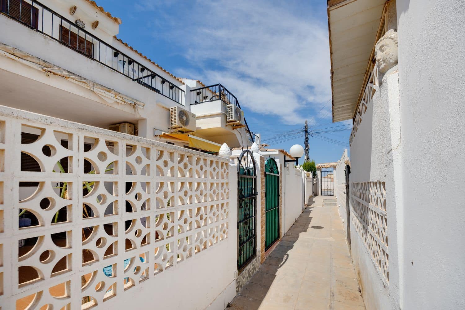 Apartamento de 1 habitación en Aguas Nuevas en venta con piscina garaje - 95.000 € (Ref: 9972423)