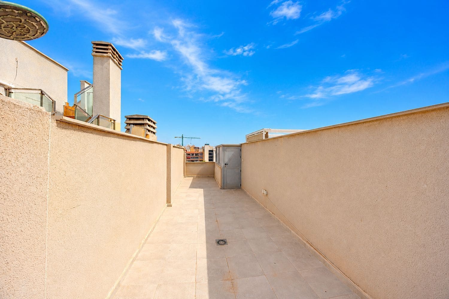 2 soverom Leilighet til salgs i Torrevieja med svømmebasseng garasje - € 218 000 (Ref: 9974551)