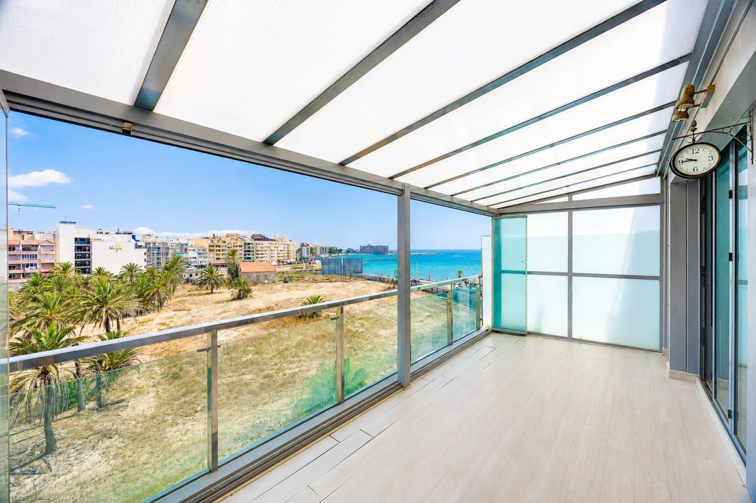 2 soverom Leilighet til salgs i Torrevieja med svømmebasseng garasje - € 218 000 (Ref: 9974551)