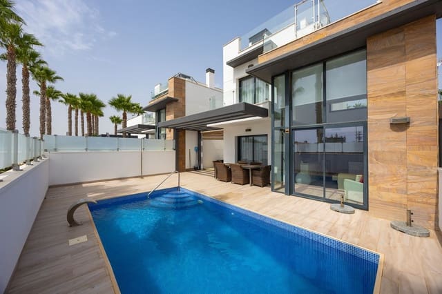 Chalet de 3 habitaciones en Lomas de Cabo Roig - Los Dolses, Orihuela en venta con piscina garaje - 435.000 € (Ref: 9978098)