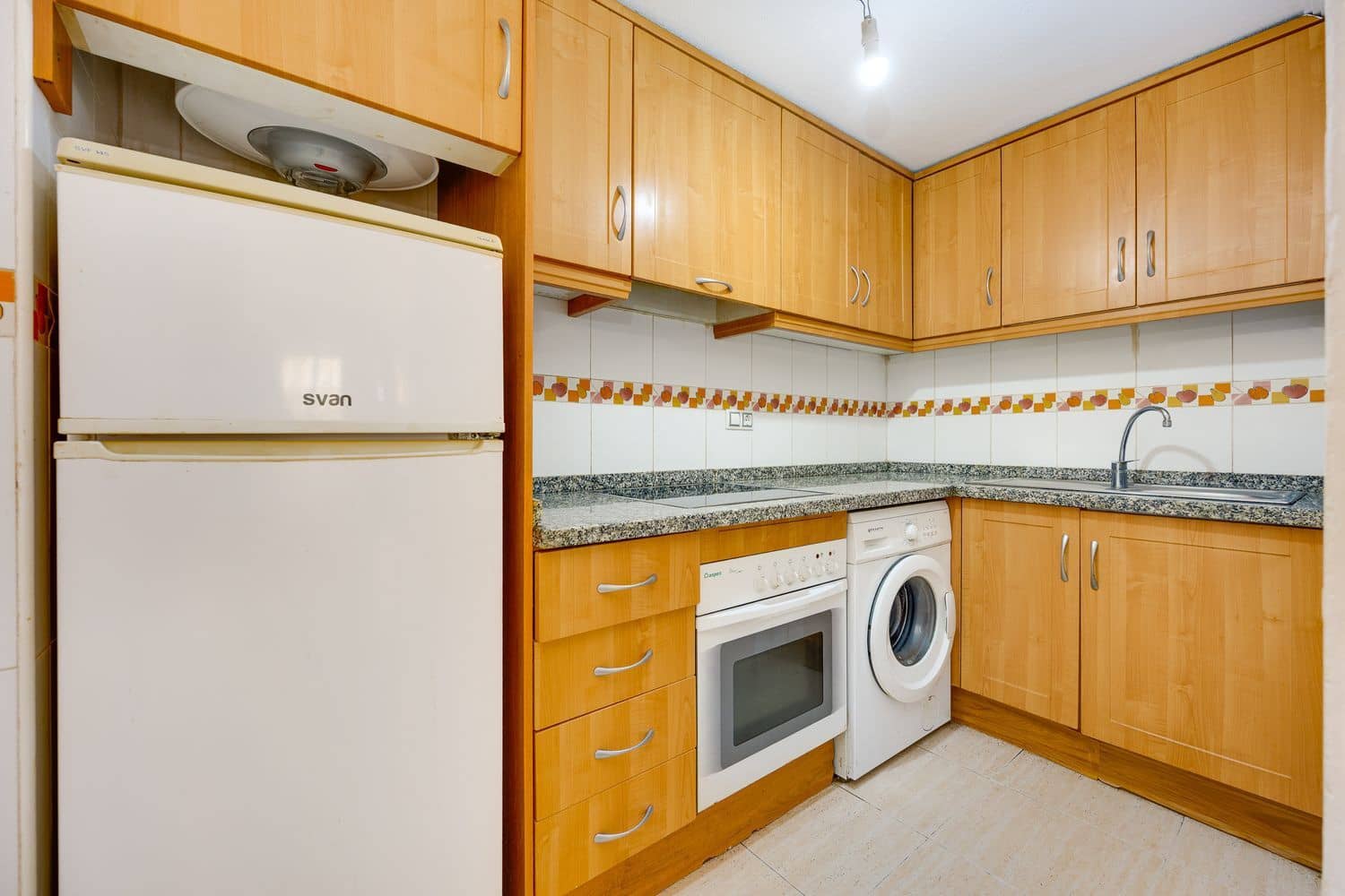 1 makuuhuone Huoneisto myytävänä paikassa Torrevieja mukana 
autotalli - 99 000 € (Ref: 9984237)