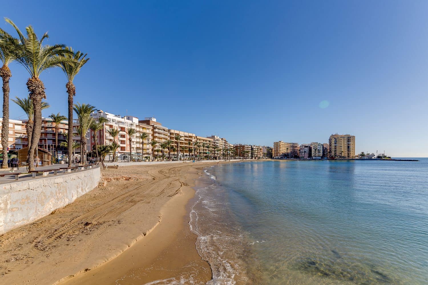 1 makuuhuone Huoneisto myytävänä paikassa Torrevieja mukana 
autotalli - 99 000 € (Ref: 9984237)