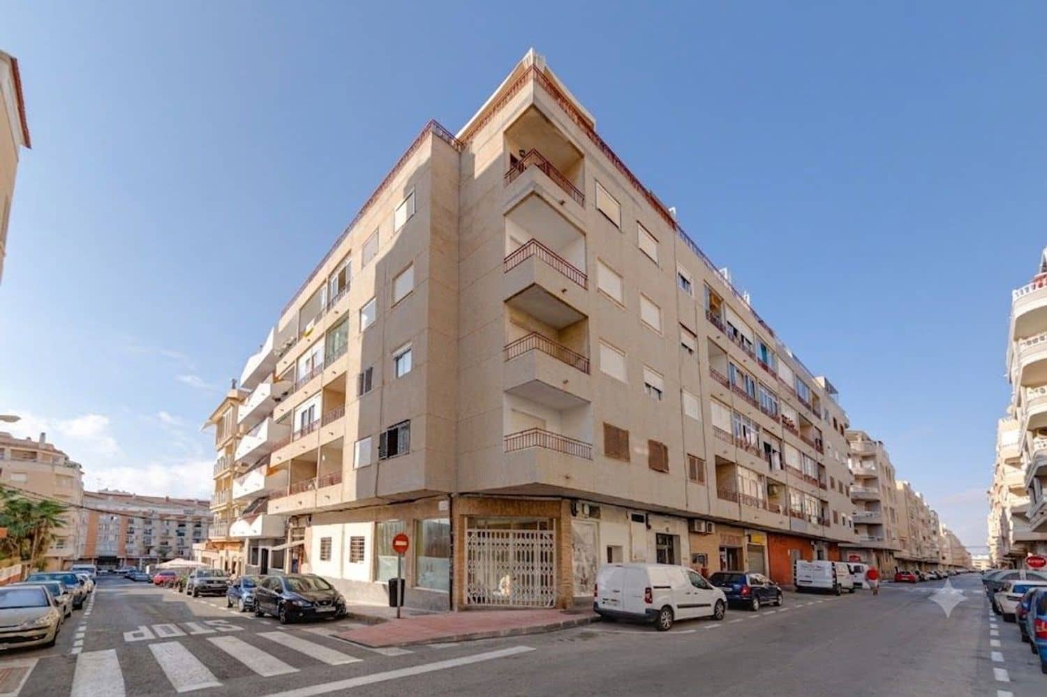 1 soveværelse Lejlighed til salg i Torrevieja med garage - € 159.000 (Ref: 9993800)