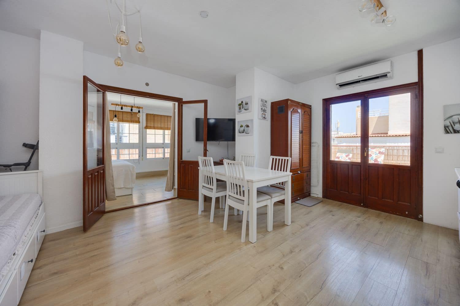 1 soveværelse Lejlighed til salg i Torrevieja med garage - € 159.000 (Ref: 9993800)