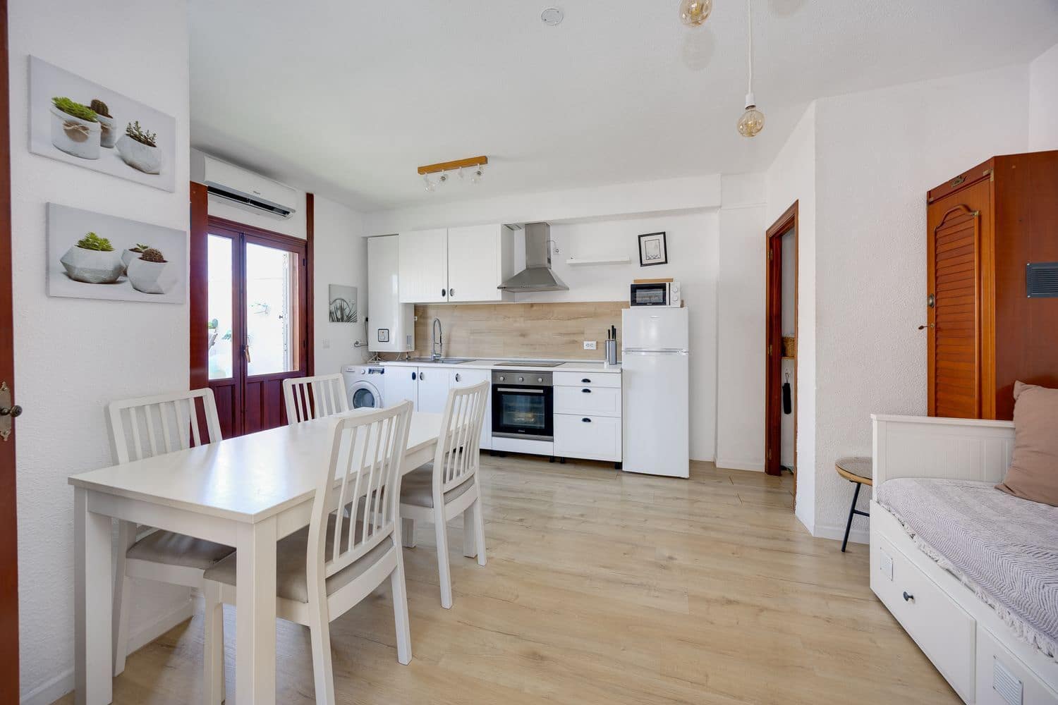 1 soveværelse Lejlighed til salg i Torrevieja med garage - € 159.000 (Ref: 9993800)