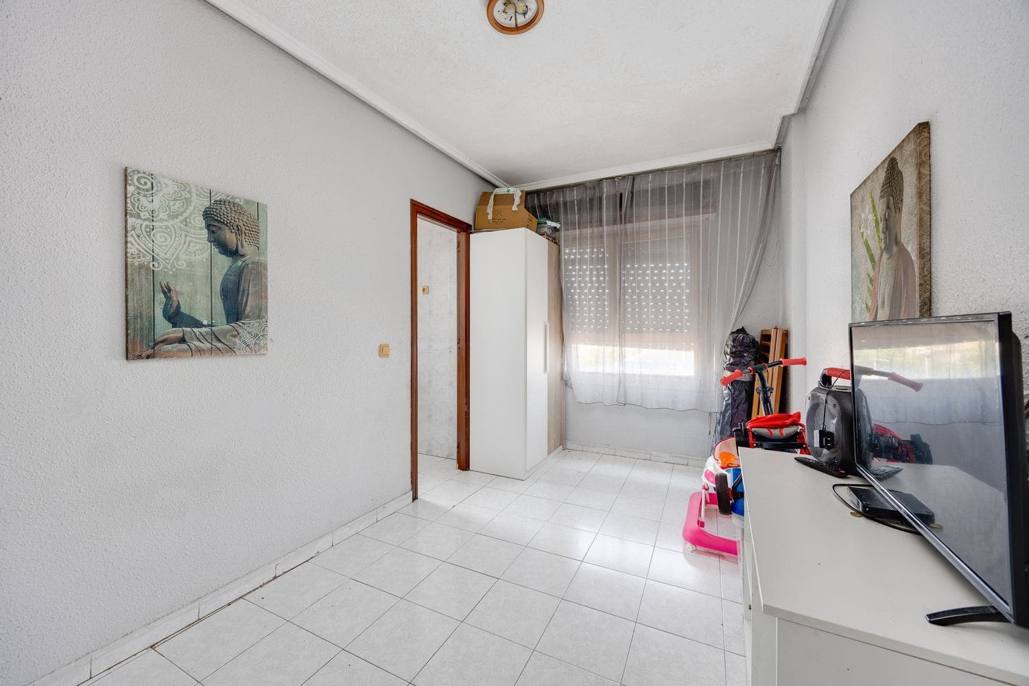 1 bedroom Apartment for sale in Torrevieja with pool garage - € 75,000 (Ref: 9993801)