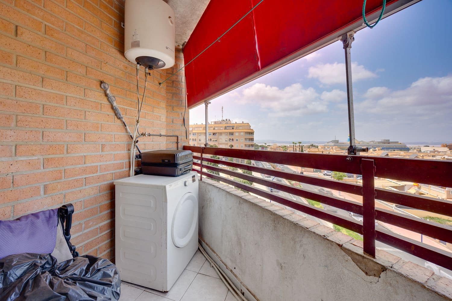 1 bedroom Apartment for sale in Torrevieja with pool garage - € 75,000 (Ref: 9993801)