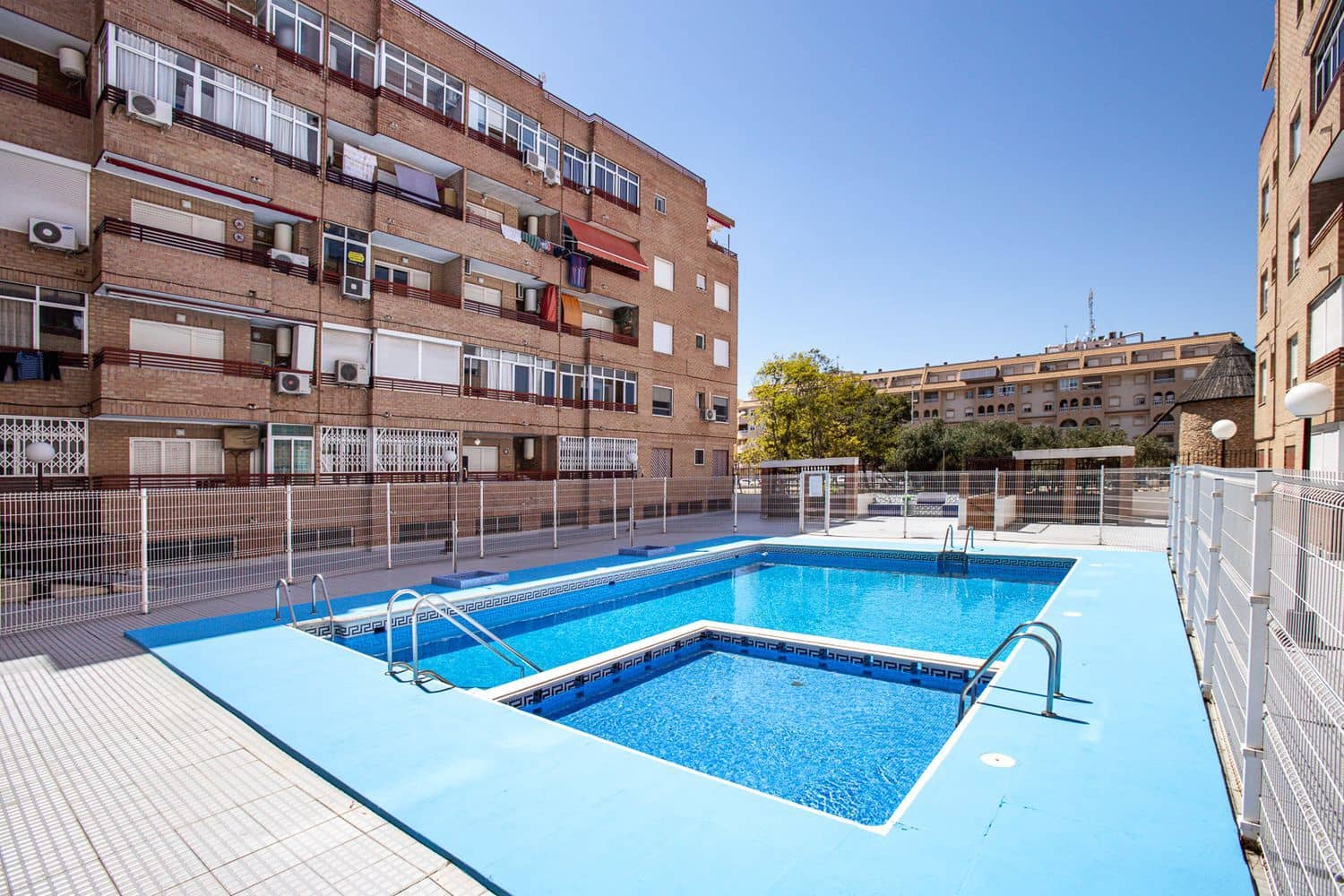 1 bedroom Apartment for sale in Torrevieja with pool garage - € 75,000 (Ref: 9993801)