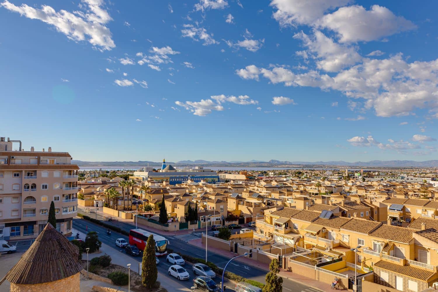 1 bedroom Apartment for sale in Torrevieja with pool garage - € 75,000 (Ref: 9993801)