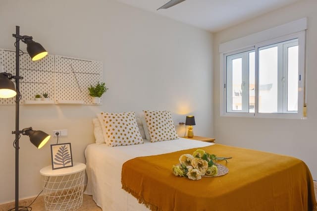 Apartamento de 1 habitación en Puerto Deportivo, Torrevieja en venta con garaje - 109.990 € (Ref: 10007198)