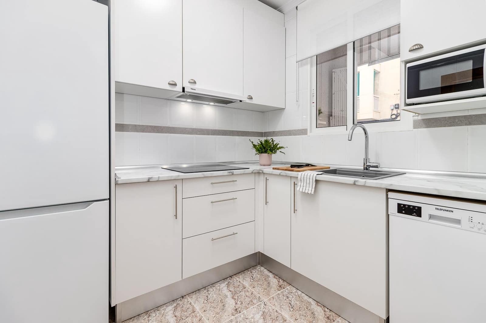 1 sovrum Lägenhet att hyra i Torrevieja - 600 € (Ref: 10047339)
