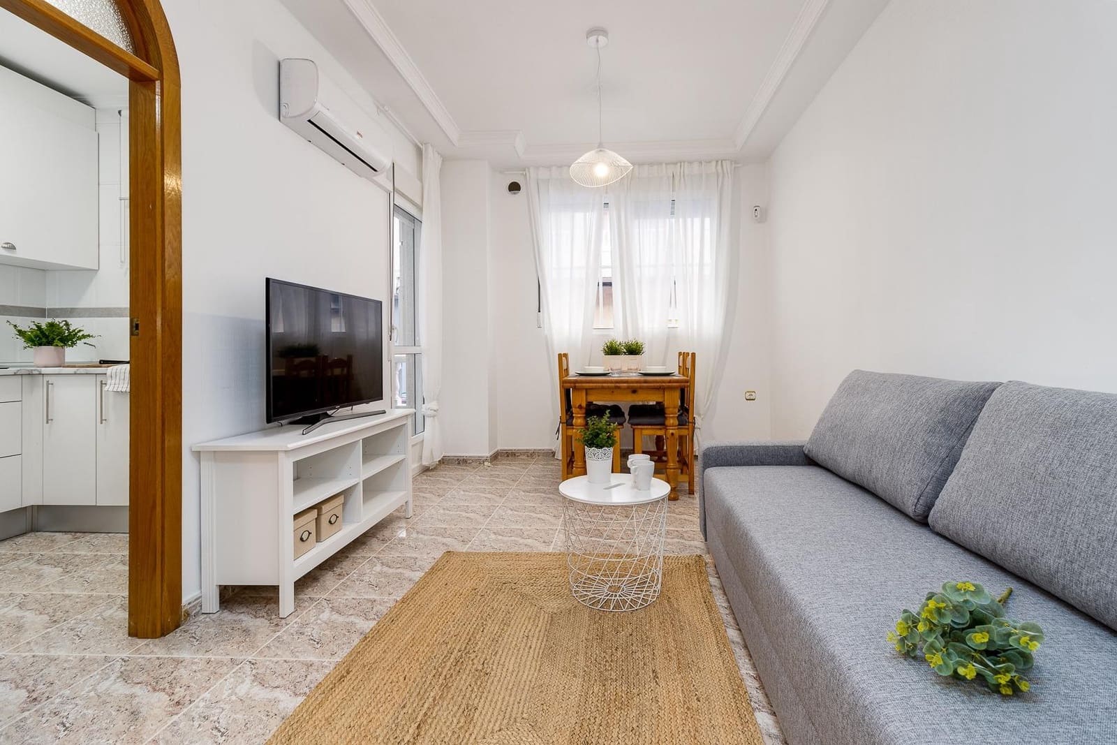 1 bedroom Apartment for rent in Torrevieja - € 600 (Ref: 10047340)