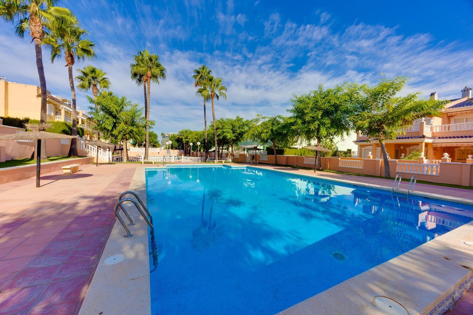2 slaapkamer Bungalow te koop in Gran Alacant met zwembad garage - € 185.000 (Ref: 10090809)
