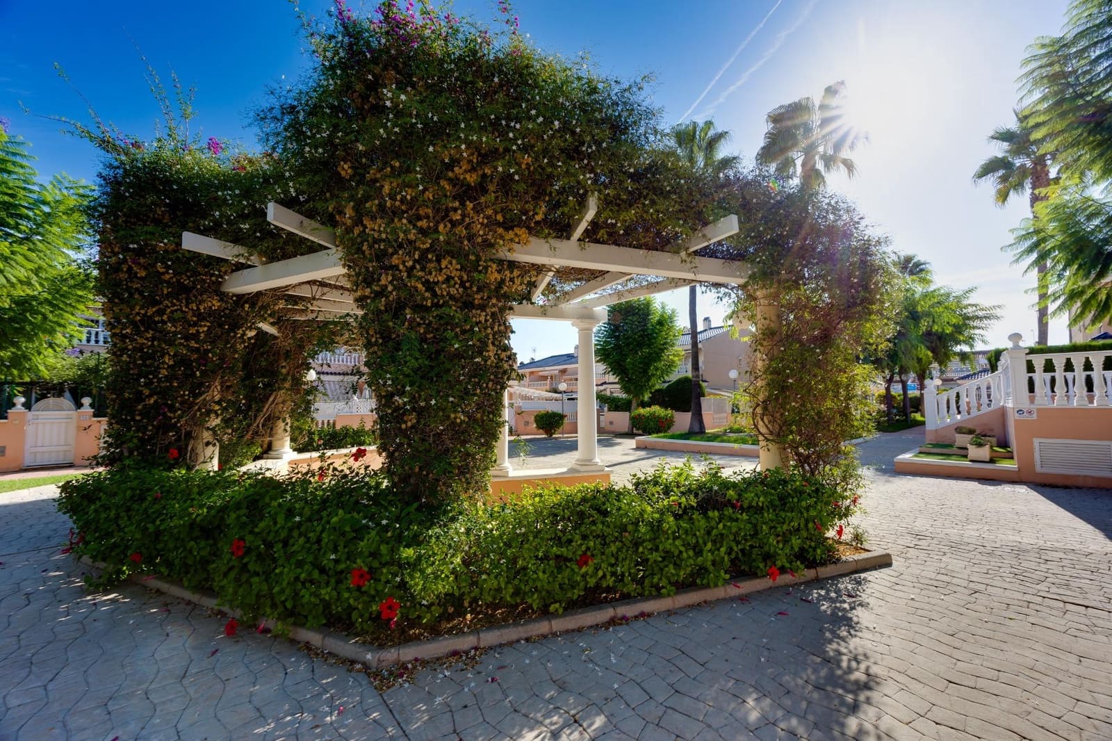 2 slaapkamer Bungalow te koop in Gran Alacant met zwembad garage - € 185.000 (Ref: 10090809)