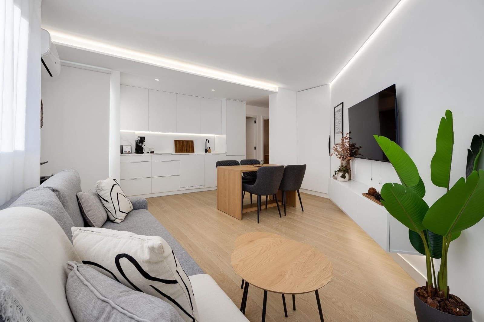 1 quarto Apartamento para arrendamento para férias em Torrevieja com piscina - 350 € (Ref: 8910998)