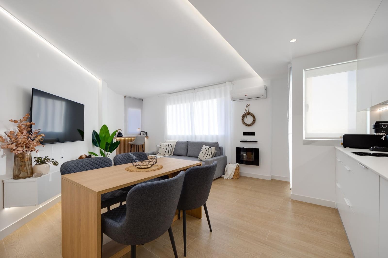 1 quarto Apartamento para arrendamento para férias em Torrevieja com piscina - 413 € (Ref: 8911000)