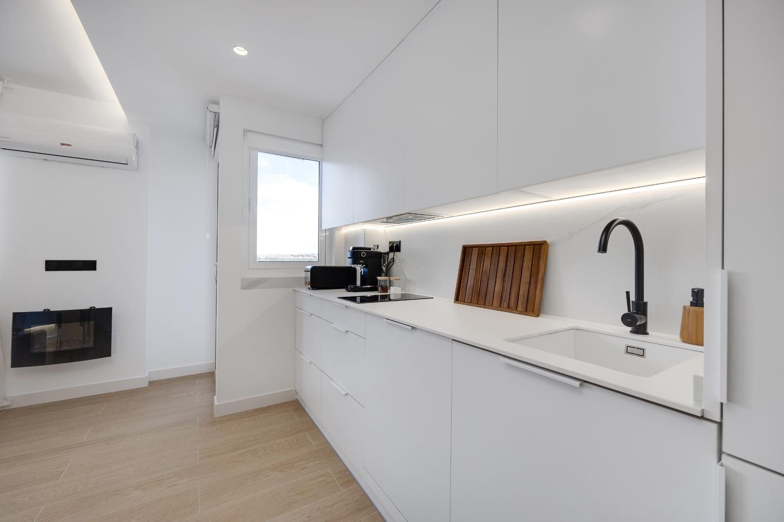 1 quarto Apartamento para arrendamento para férias em Torrevieja com piscina - 413 € (Ref: 8911000)