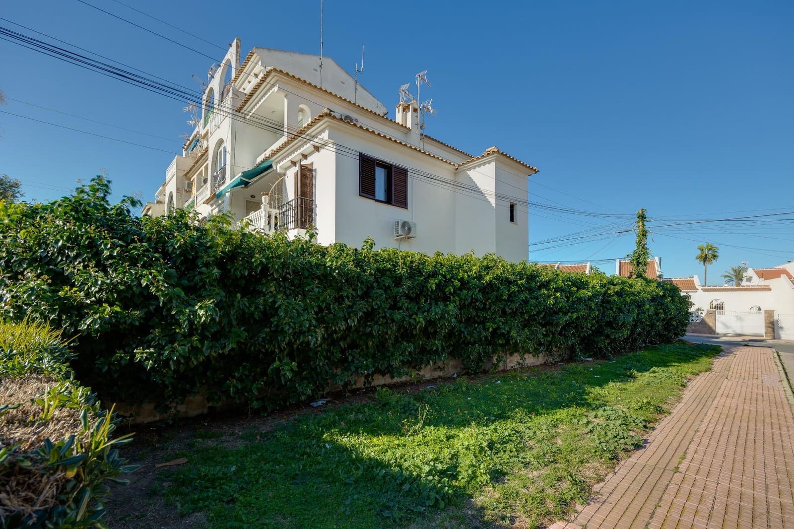 2 bedroom Apartment for sale in Torrevieja with pool - € 229,000 (Ref: 9622382)