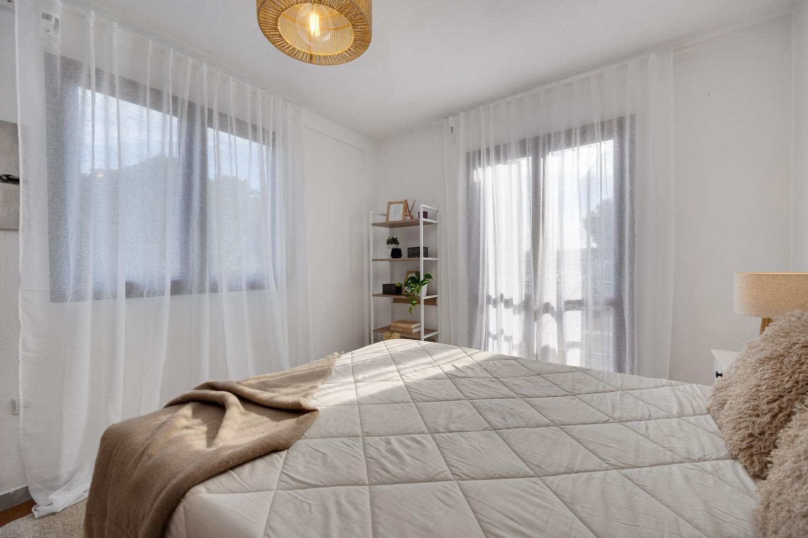 2 bedroom Apartment for sale in Torrevieja with pool - € 229,000 (Ref: 9622383)