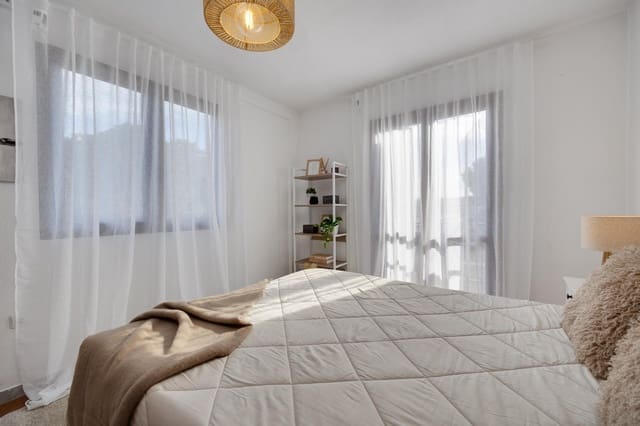 2 bedroom Apartment for sale in Nueva Torrevieja, Torrevieja with pool - € 229,000 (Ref: 9622384)