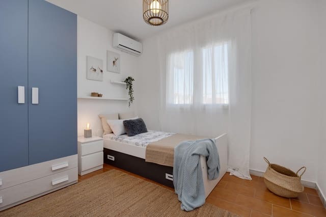 2 bedroom Apartment for sale in Nueva Torrevieja, Torrevieja with pool - € 229,000 (Ref: 9622384)