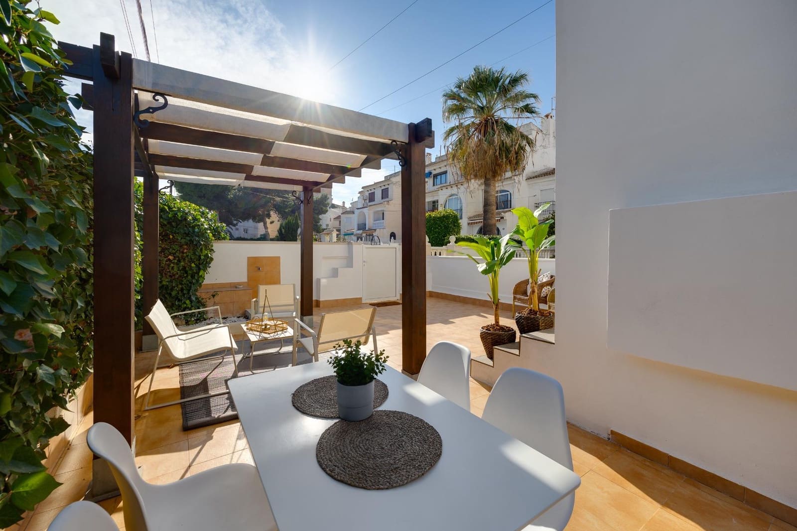 2 bedroom Apartment for sale in Torrevieja with pool - € 229,000 (Ref: 9622384)