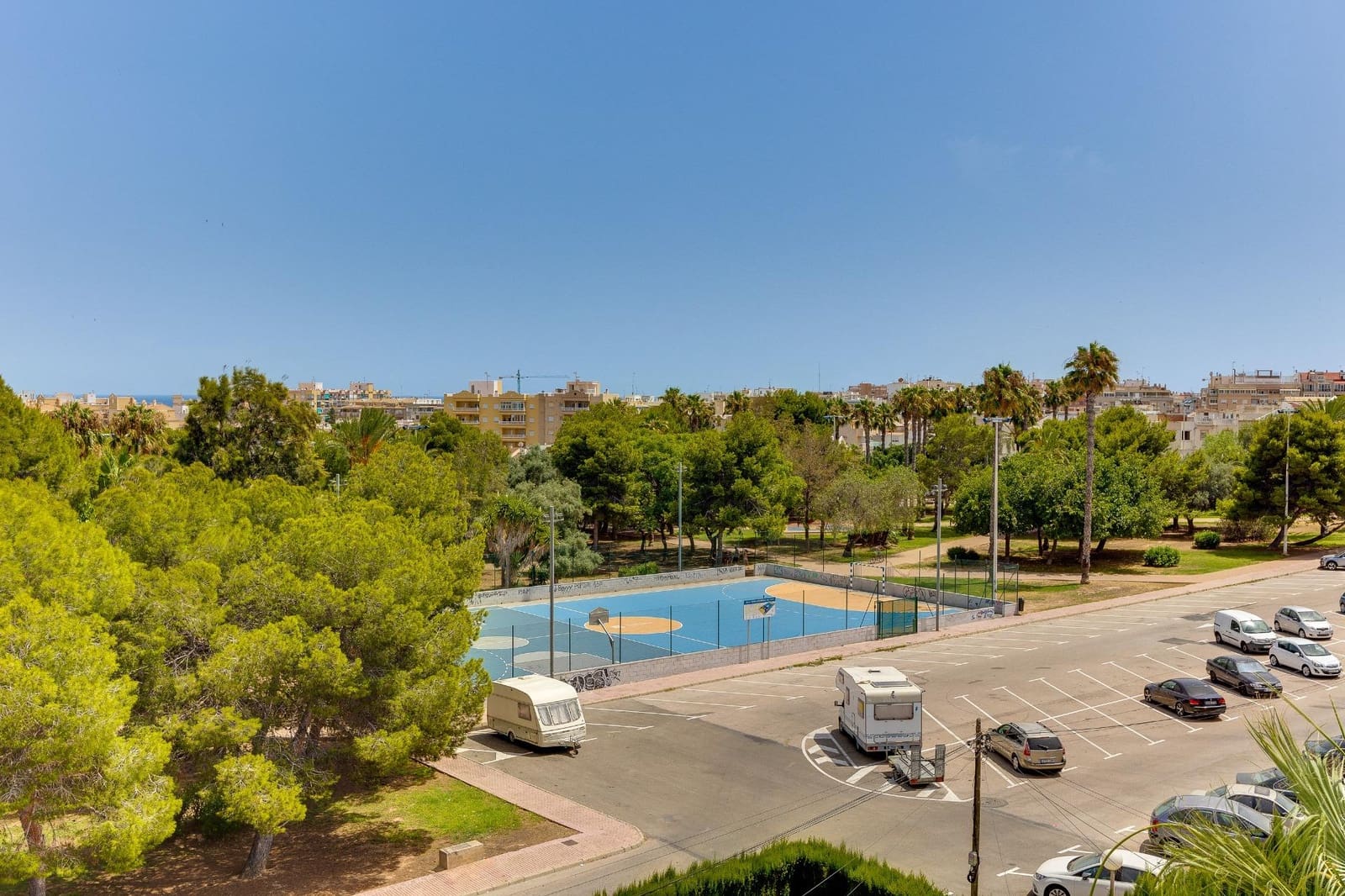2 bedroom Apartment for sale in Torrevieja with pool - € 229,000 (Ref: 9622384)