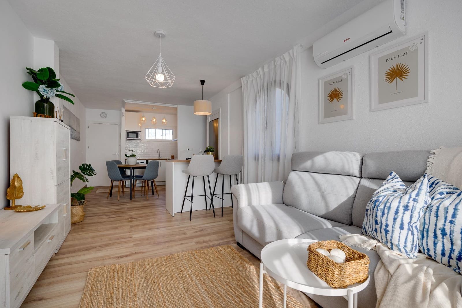 2 soveværelse Lejlighed til salg i Torrevieja med swimmingpool garage - € 216.000 (Ref: 9876404)