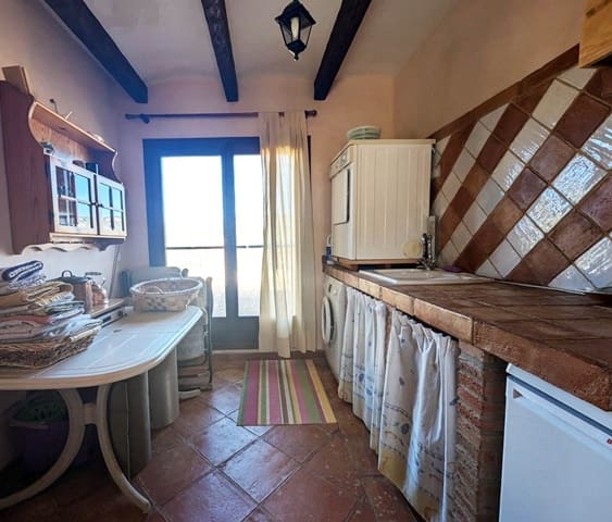 4 bedroom Townhouse for sale in El Pinell de Brai with garage - € 248,000 (Ref: 9523266)