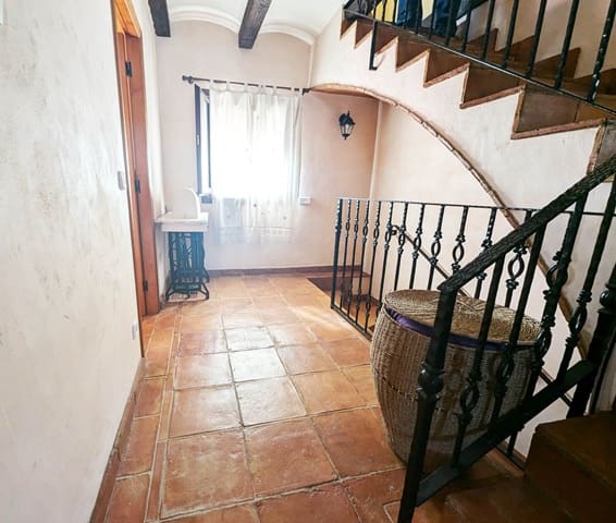4 bedroom Townhouse for sale in El Pinell de Brai with garage - € 248,000 (Ref: 9523266)