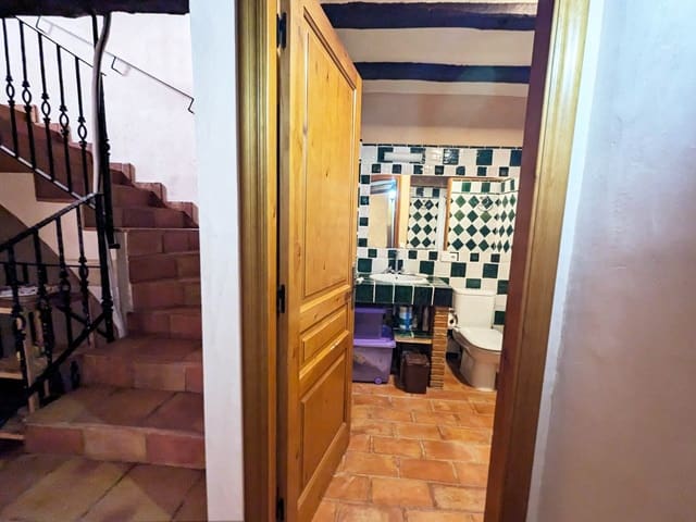 4 bedroom Townhouse for sale in El Pinell de Brai with garage - € 248,000 (Ref: 9523266)