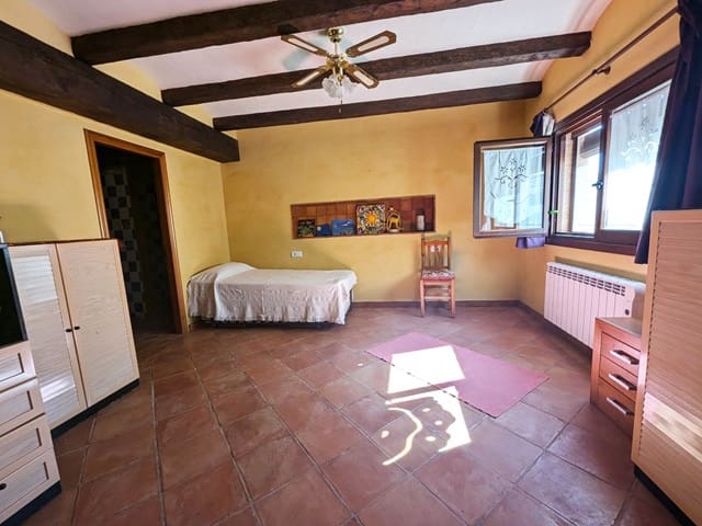 4 bedroom Townhouse for sale in El Pinell de Brai with garage - € 248,000 (Ref: 9523266)