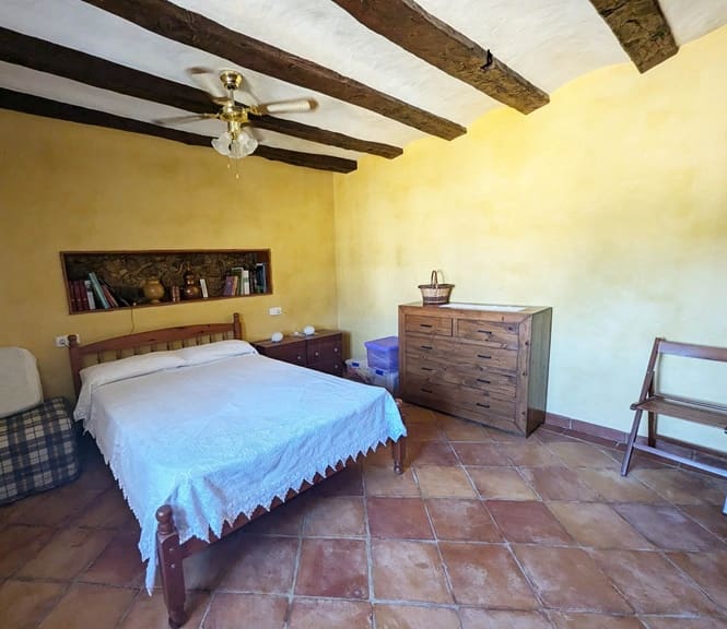 4 bedroom Townhouse for sale in El Pinell de Brai with garage - € 248,000 (Ref: 9523266)