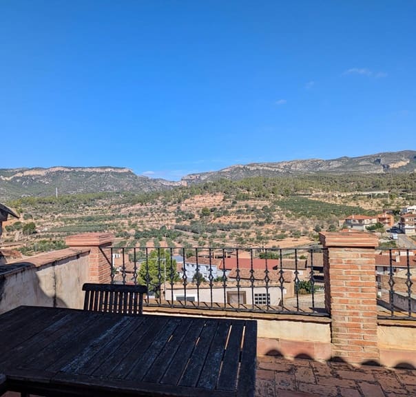 4 bedroom Townhouse for sale in El Pinell de Brai with garage - € 248,000 (Ref: 9523266)