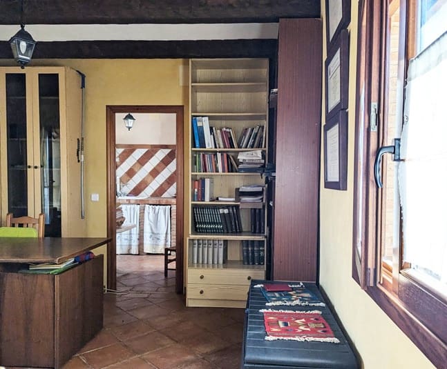 4 bedroom Townhouse for sale in El Pinell de Brai with garage - € 248,000 (Ref: 9523266)